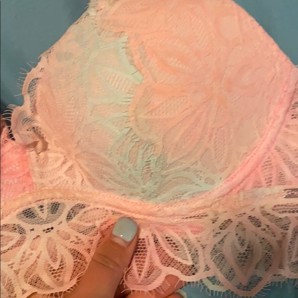 VS Pink Bra - Picture 3 of 5